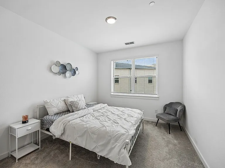 1425 Alberti Ave — Photo 14