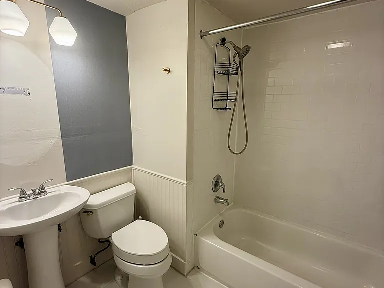 7724 Walnut St — Photo 8