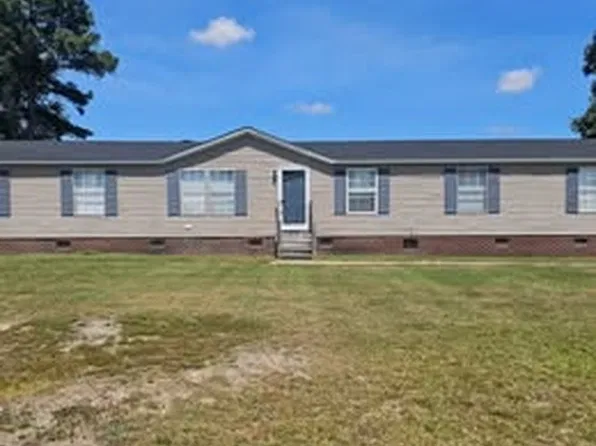 4922 Southmill Dr, Hope Mills, NC 28348