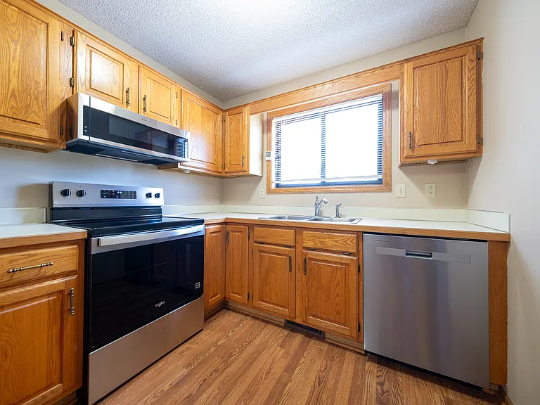 5445 Orleans Ln N #7 — Photo 7