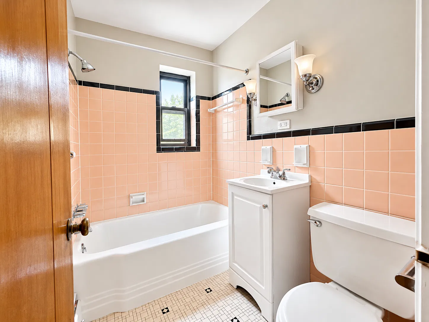 1 bed, $985 — Photo 3