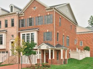 2120 McConvey Pl, Falls Church, VA 22043
