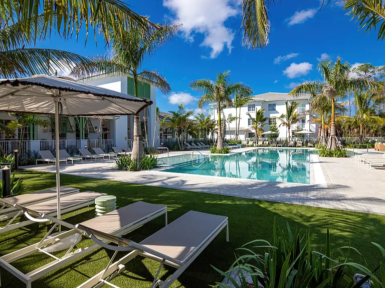Marlowe Naples — Photo 31