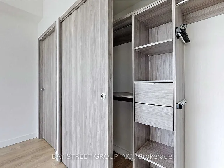 95 McMahon Dr #1212 — Photo 24