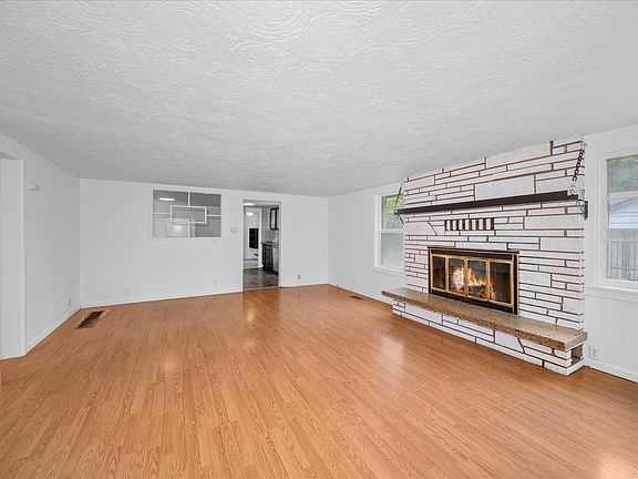 3rd image of 7103 E 11th Ave