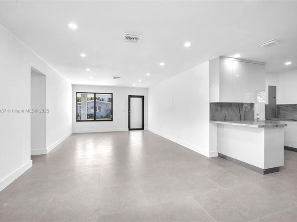 8011 SW 18th Ter #8011, Miami, FL 33155