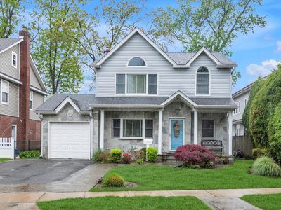 5 Willow Road, New Hyde Park, NY, 11040