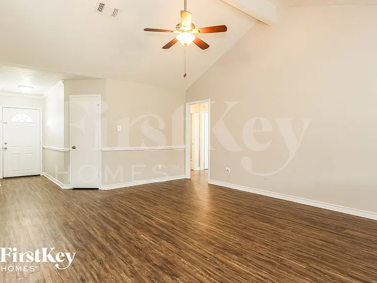20327 Bridgedale Ln — Photo 4