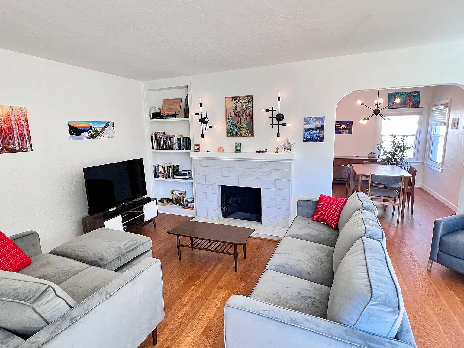 2 bed, 1.5 bath, 933 sqft, $2,700 — Photo 1