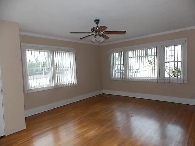 2821 Lincoln Ave — Photo 9