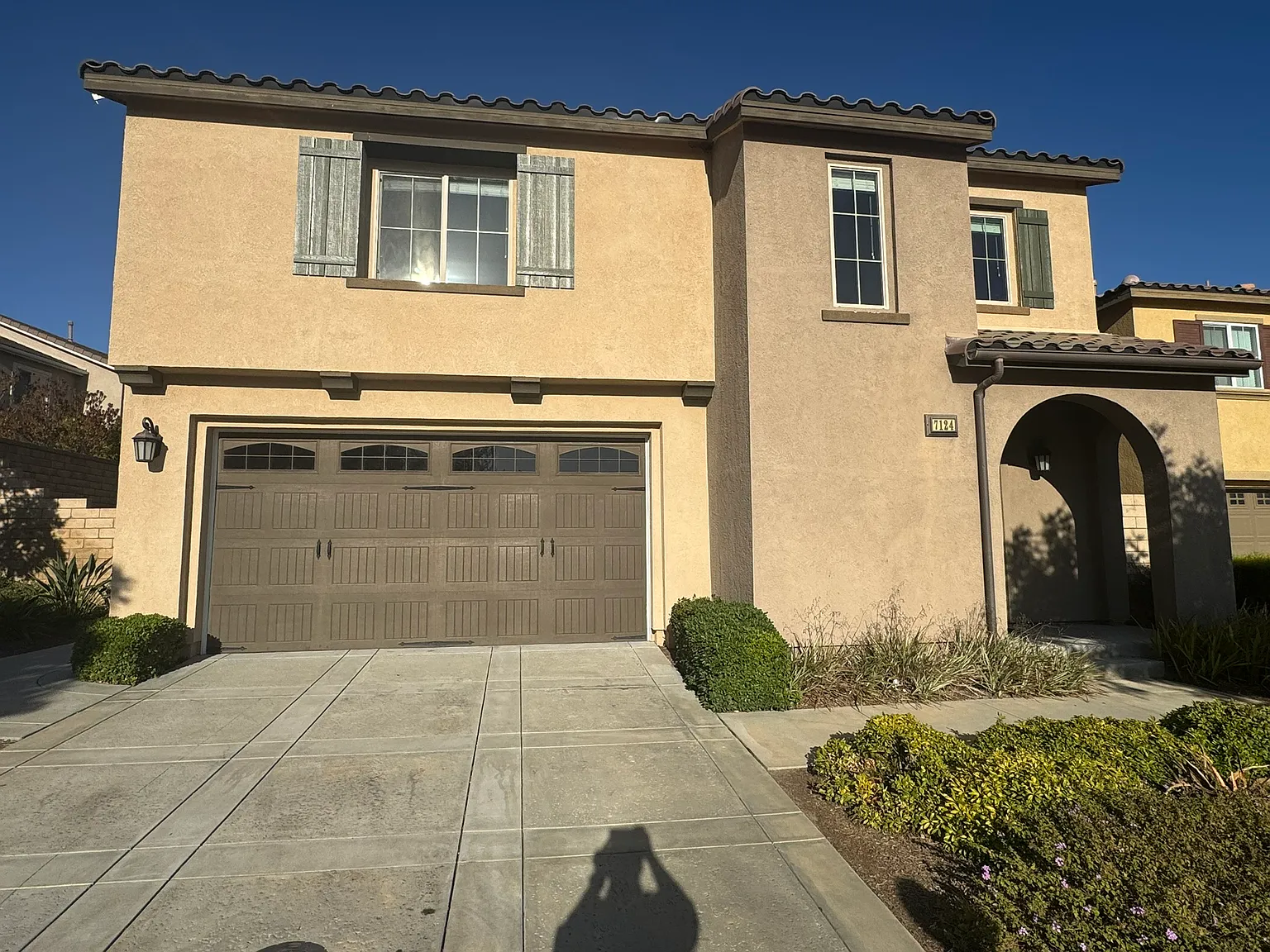 4 bed, 2.5 bath, 2402 sqft, $4,995 — Photo 1