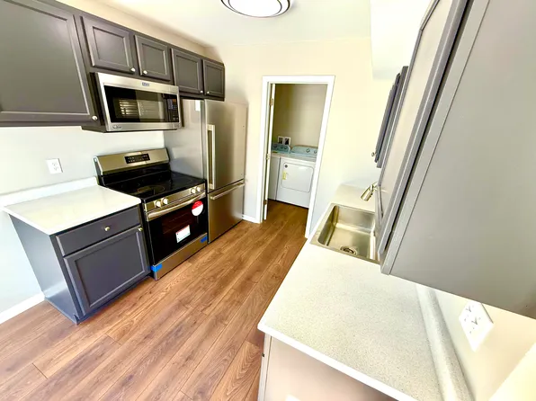 102 W Countryside Pkwy APT C, Yorkville, IL 60560