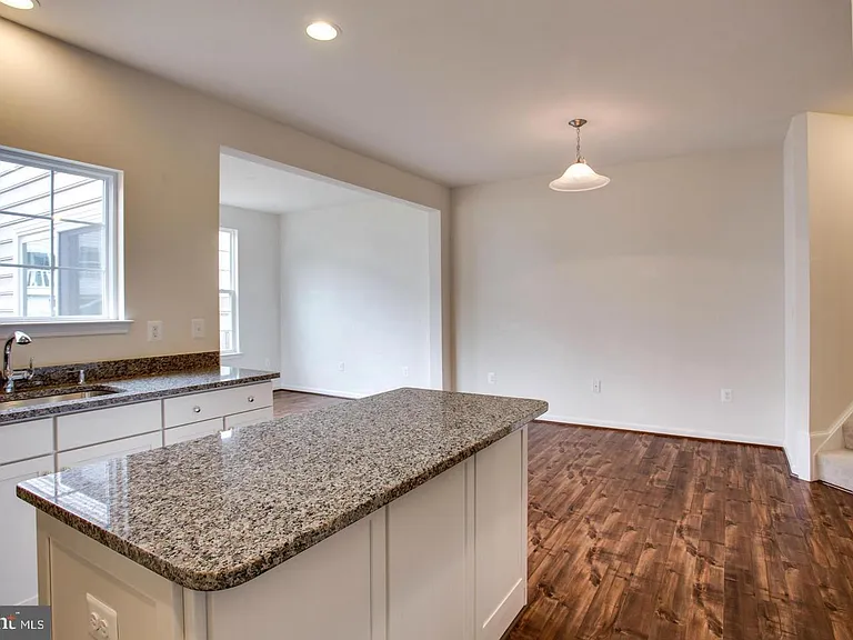 9029 Christina Pl — Photo 10