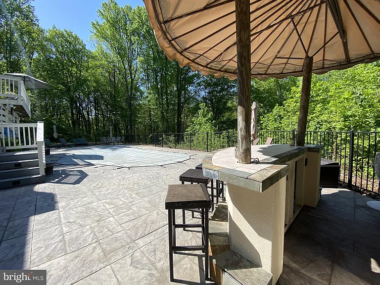 1251 Hinton Dr — Photo 53