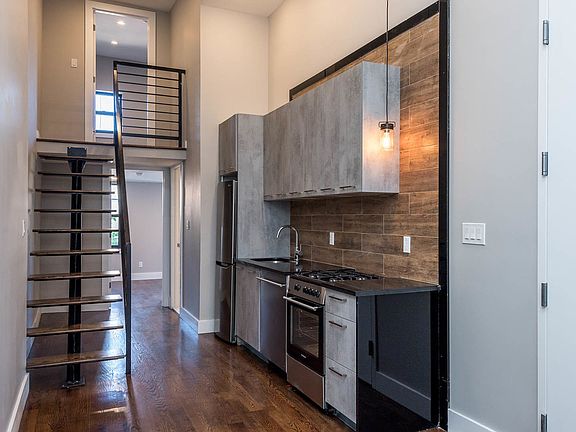 2nd image of 305 Harman St APT 3R
