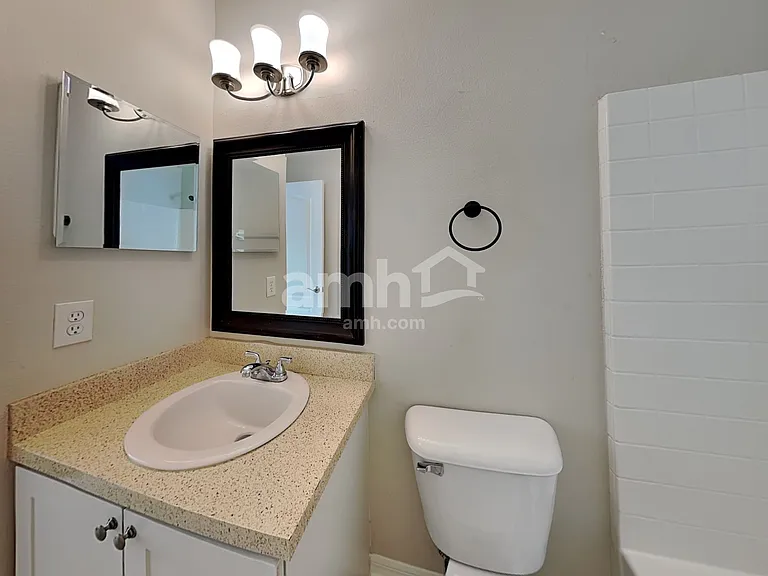 8157 Canterbury Lake Blvd — Photo 16