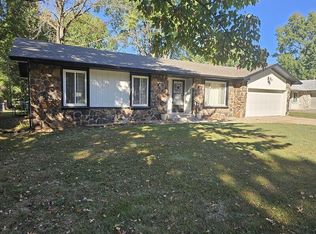 3333 S Roanoke Ave, Springfield, MO 65807