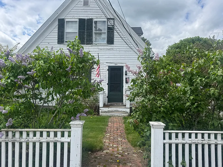 255 Plymouth St #2 — Photo 8