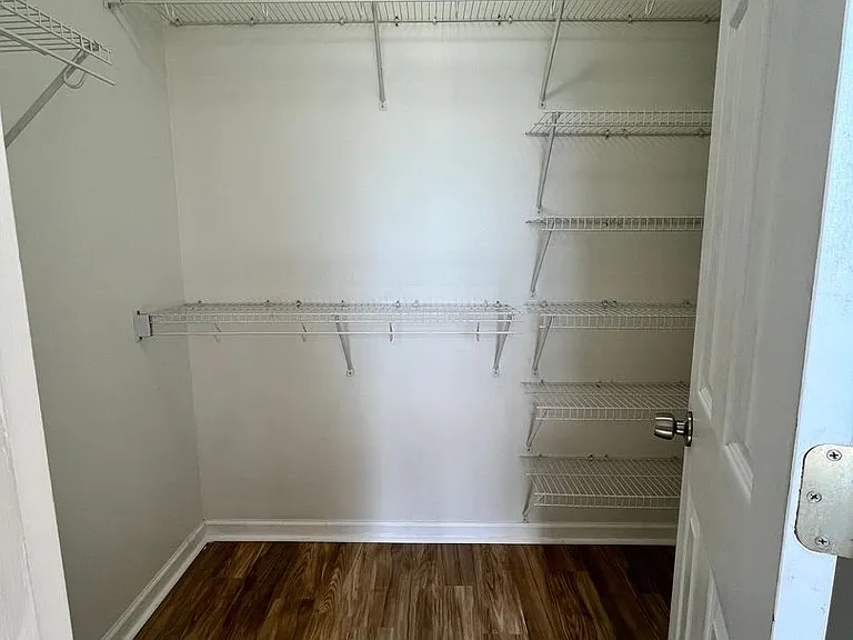 715 Sark Dr — Photo 16
