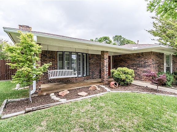 3rd image of 2928 Southridge Dr