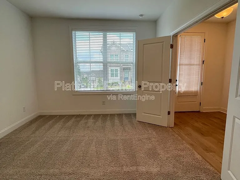 5221 Riden Ct — Photo 10