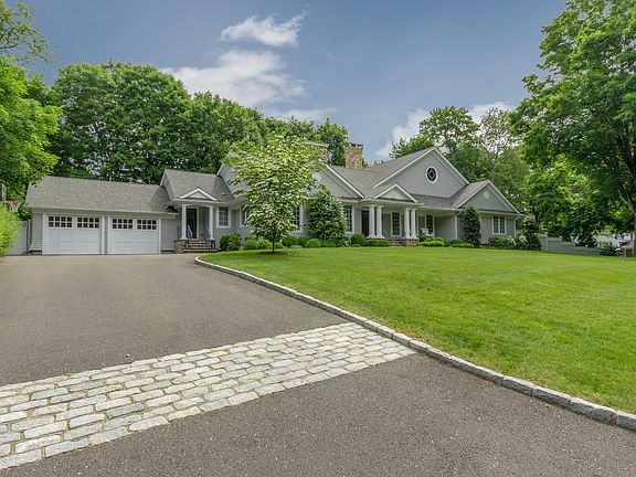 14 Deerfield Rd Darien CT-large-007-015-Exterior-1500x1000-72dpi.jpg