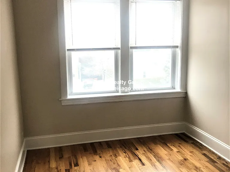 3050 W Berteau Ave #3 — Photo 10