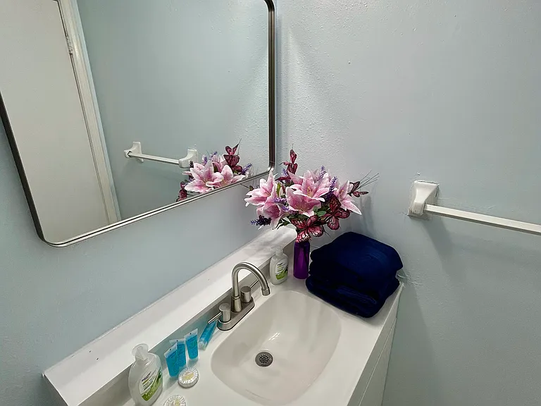 1625 Rebecca St — Photo 40
