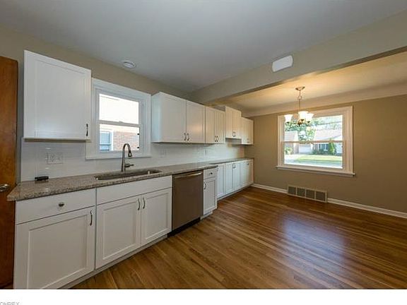 5th image of 5960 Mayland Ave
