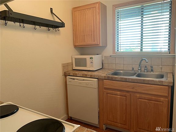 3rd image of 3302 I St NE APT A203