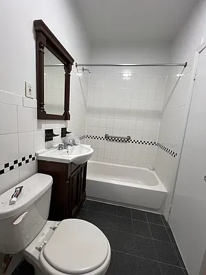 Rented by Five Town Global Realty | media 33