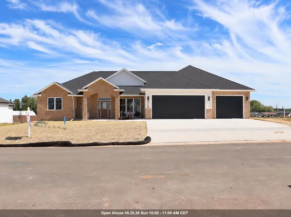 N1332 Meadow Park Dr, Greenville, WI 54942
