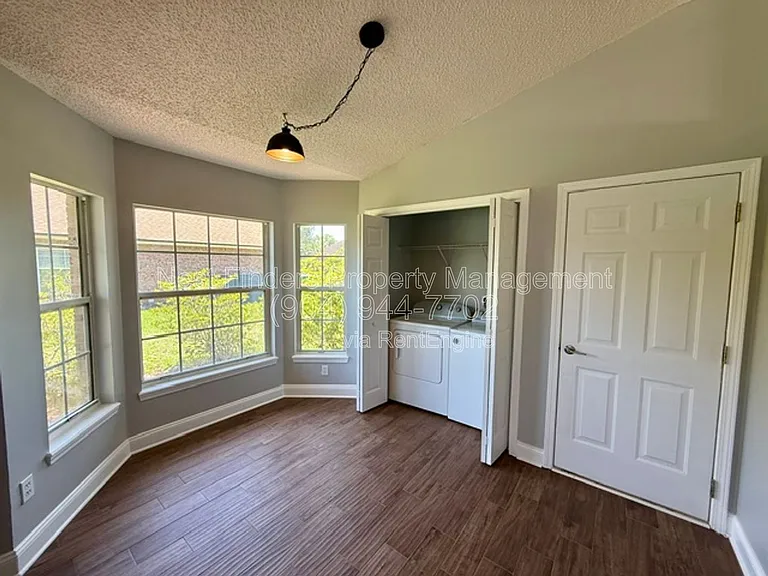 3139 Mountain Ash Rd — Photo 9