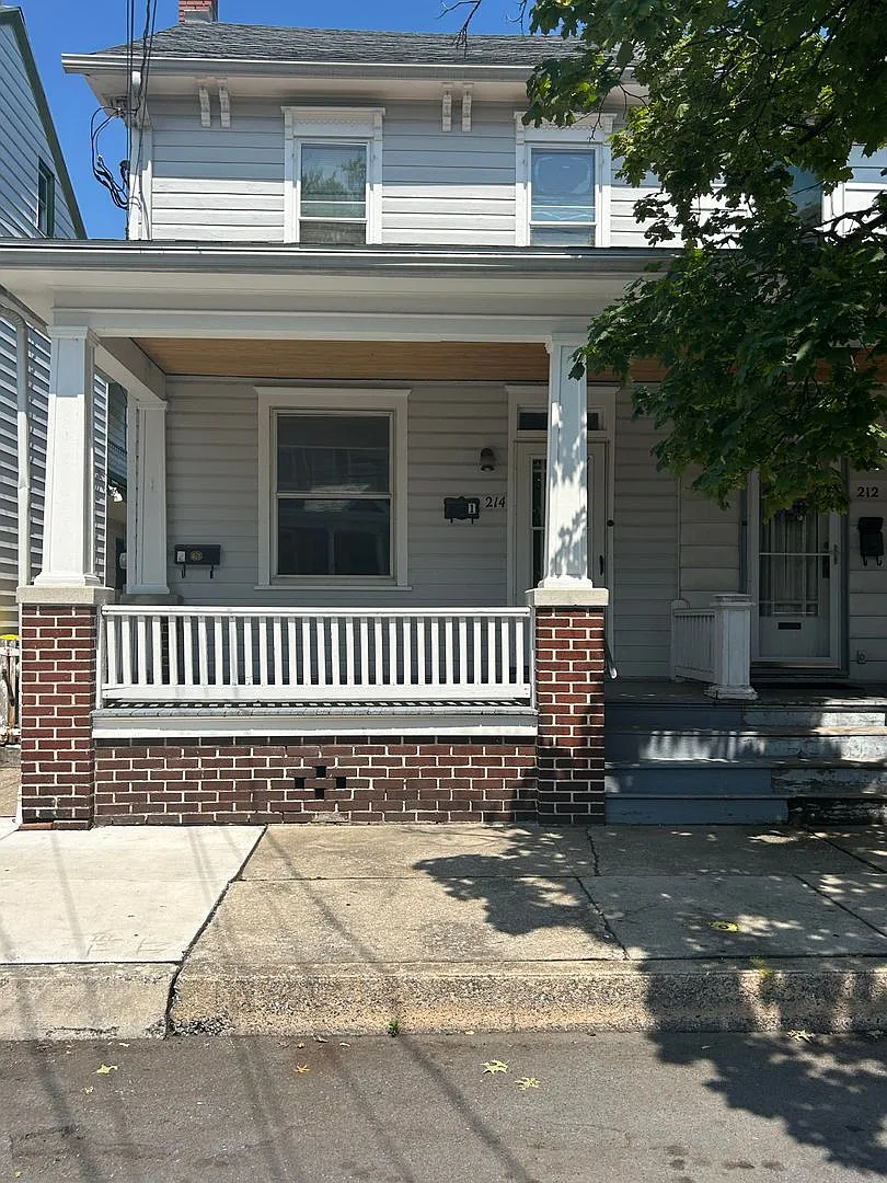 214 N Catherine St — Photo 1