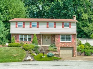 626 Courtview Dr, Greensburg, PA 15601