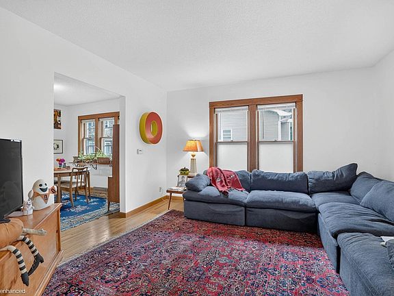 5th image of 916 Walnut St