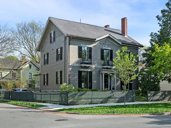 31 Broad St, Salem, MA 01970