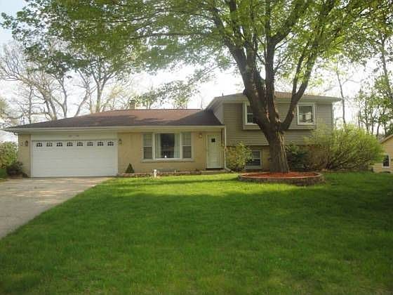 1st image of 4734 Rollridge Ave
