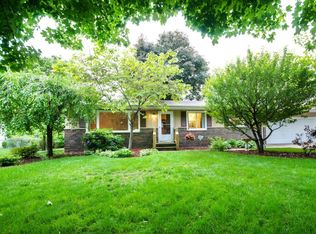 1802 Maiden Ln, Saint Joseph, MI 49085