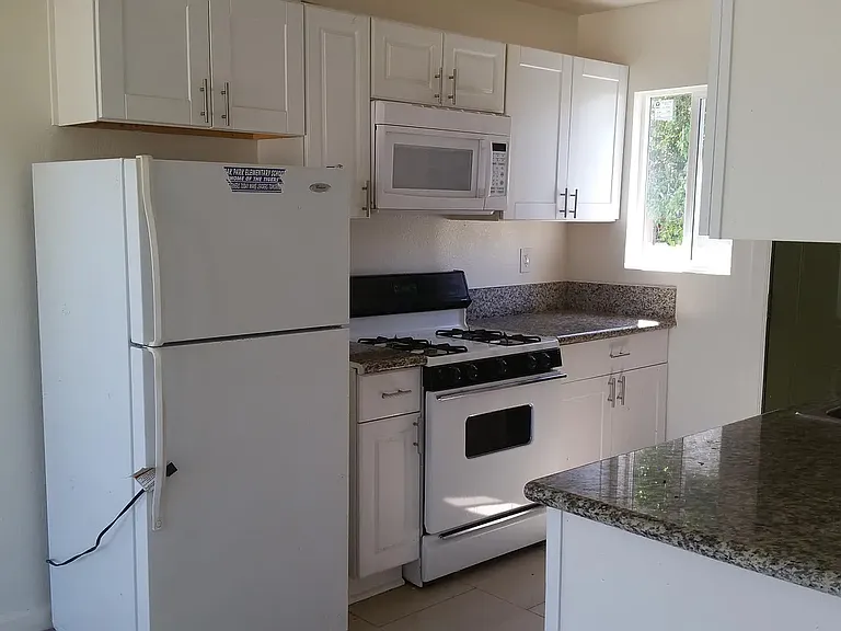 5448 Santa Margarita St — Photo 4