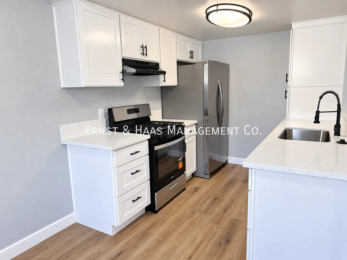Lovely 2-Bedroom, 2.5-Bathroom Condo-Style Apartment with Attached 2-Car Garage! — Photo 4