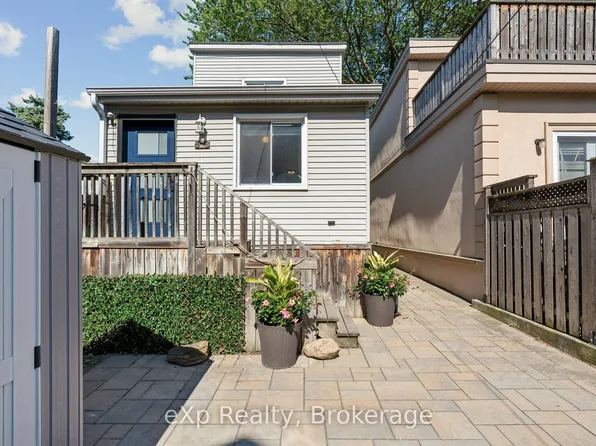 313 Bartlett Ave N, Toronto, ON M6H 3G8