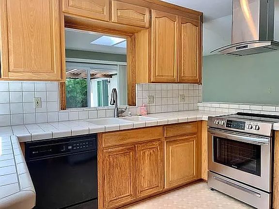 5th image of 836 Shetland Pl