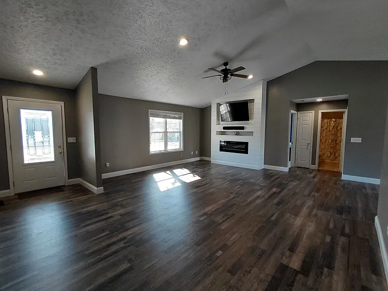 1801 Sandstone St — Photo 14