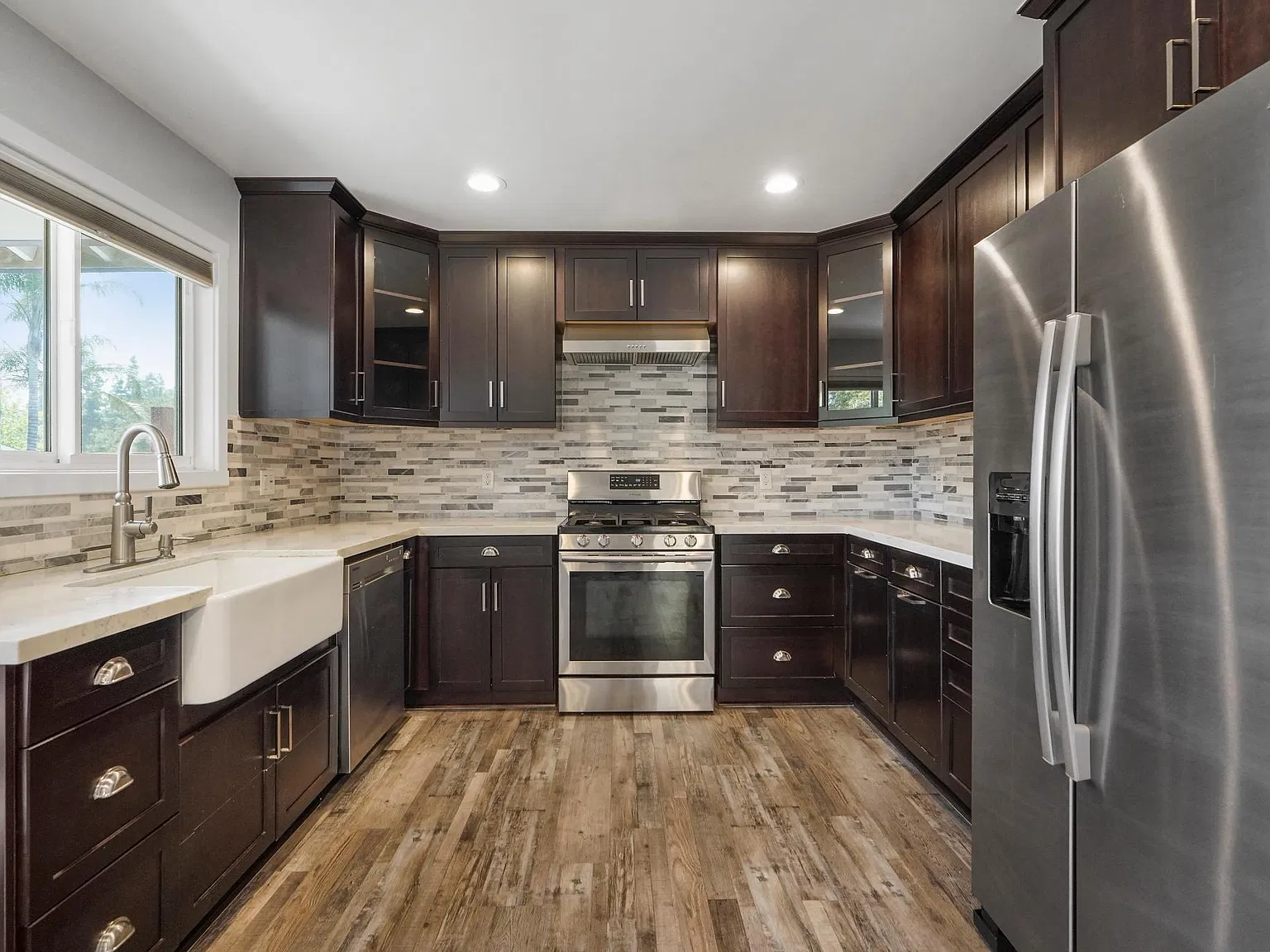 2 bed, 950 sqft, $3,400 — Photo 4