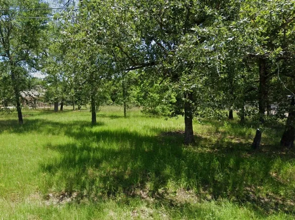 Rainbow Dr, Malakoff, TX 75148
