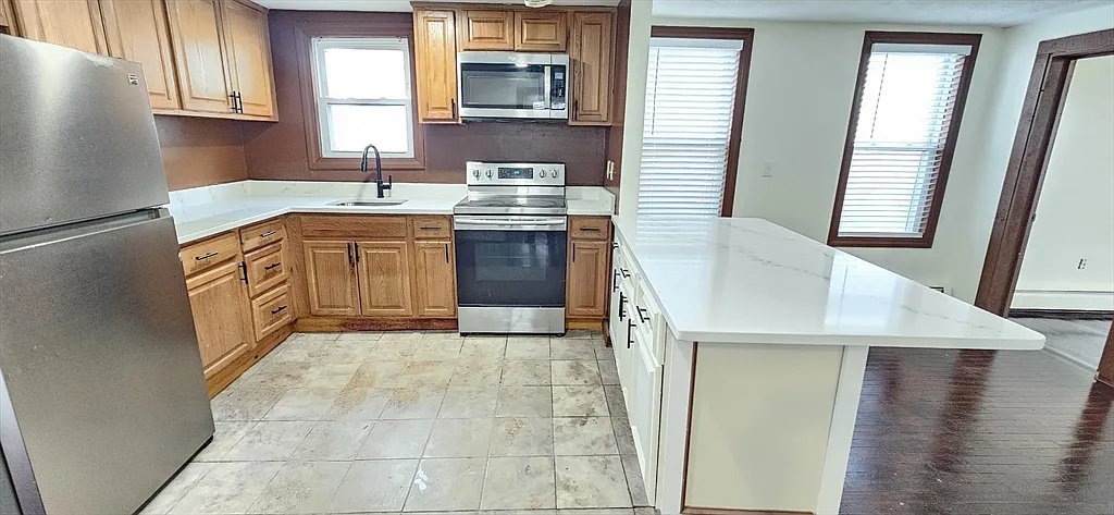 2 bed, 99999 sqft, $2,200 — Photo 3