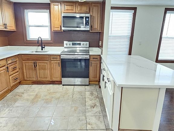 3rd image of 21 Central St #2