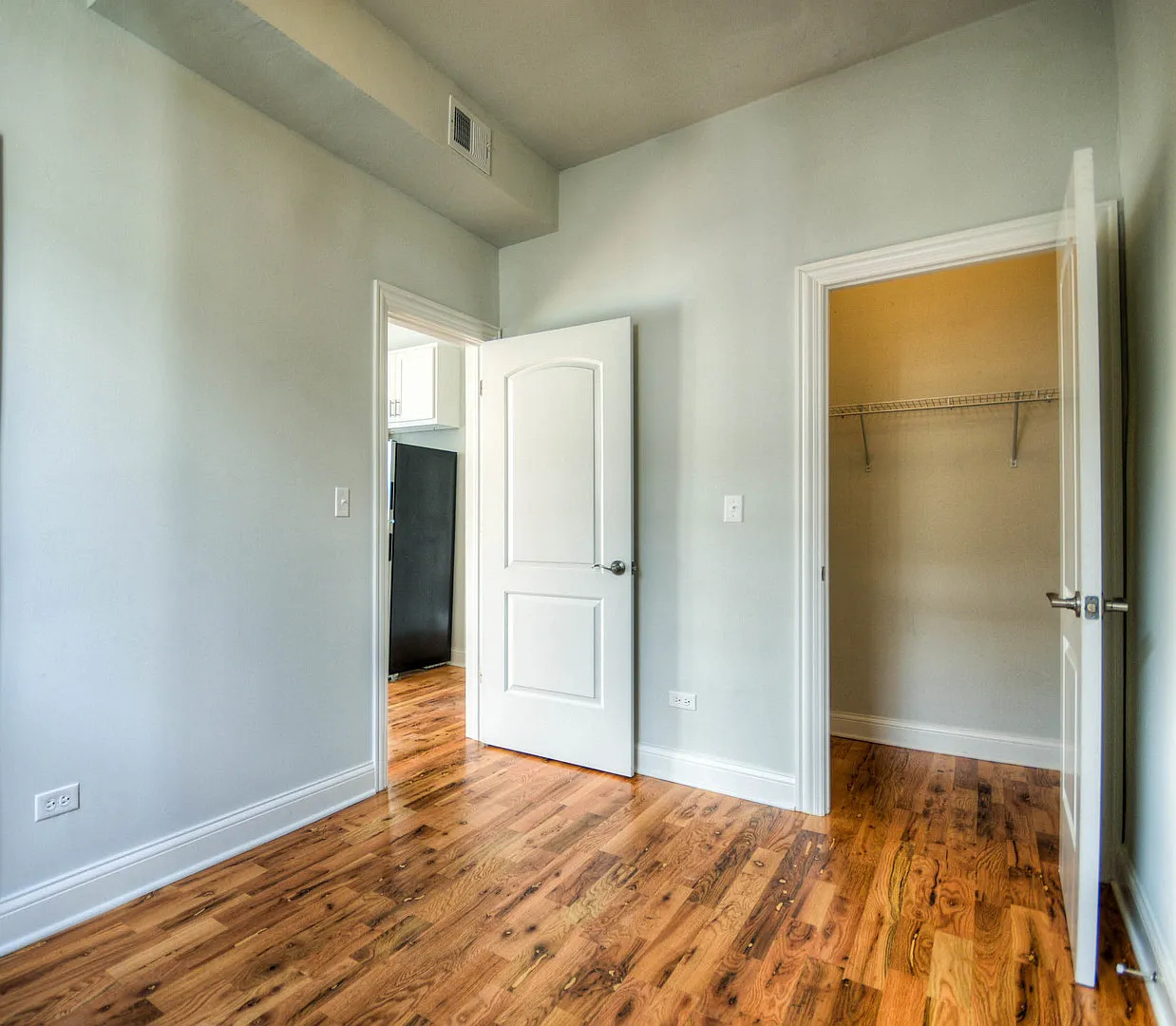 2 bed, 754 sqft, $2,200 — Photo 4