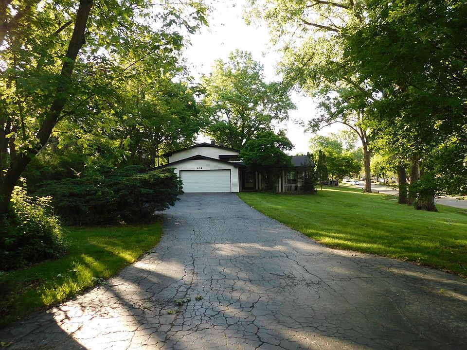 1st image of 908 Rosewood Ct